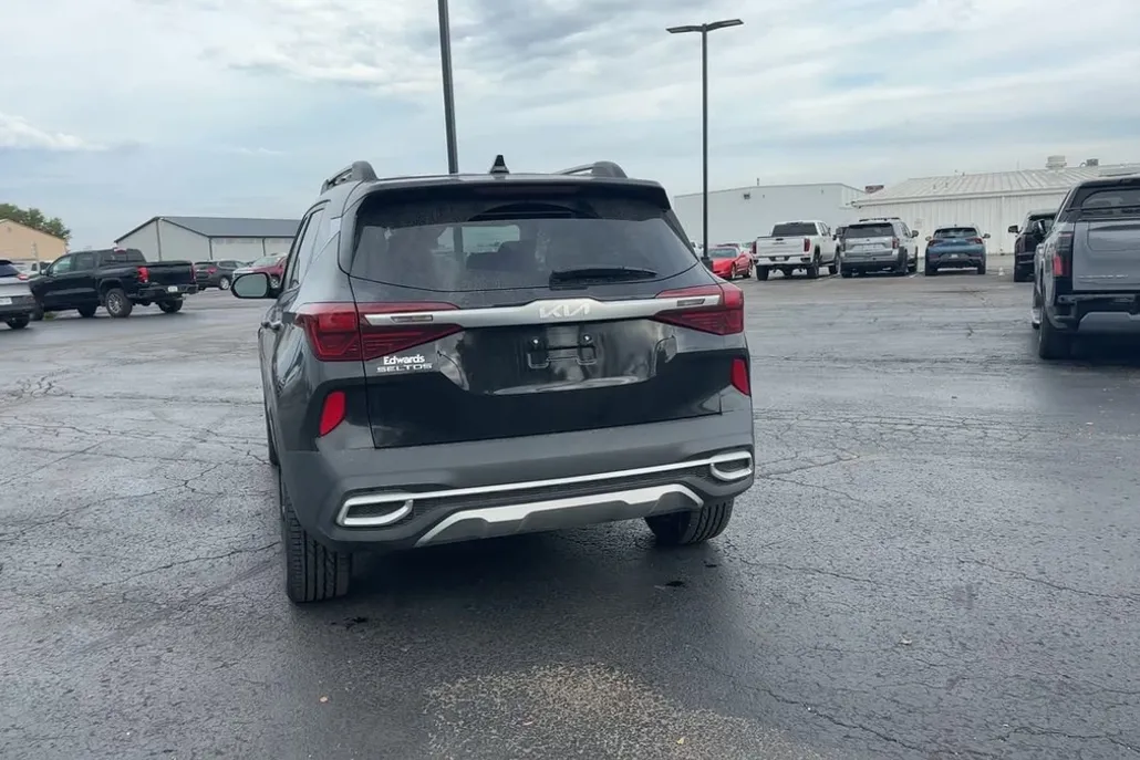 2022 Kia Seltos Nightfall Edition photo 1