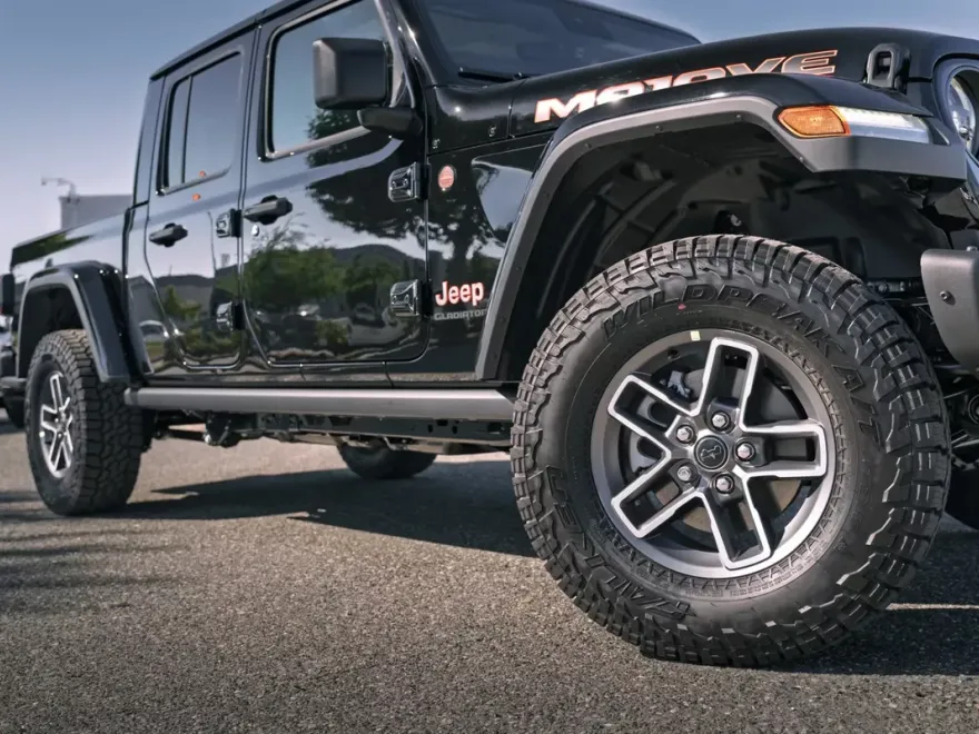 2025 Jeep Gladiator Mojave photo 1