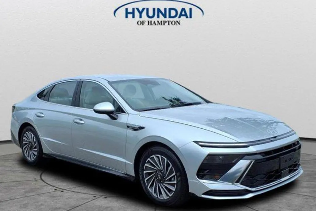 2025 Hyundai Sonata Hybrid SEL photo 1