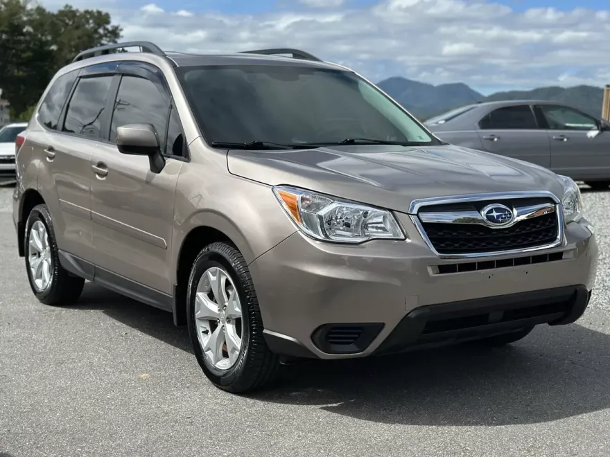2015 Subaru Forester Premium photo 1