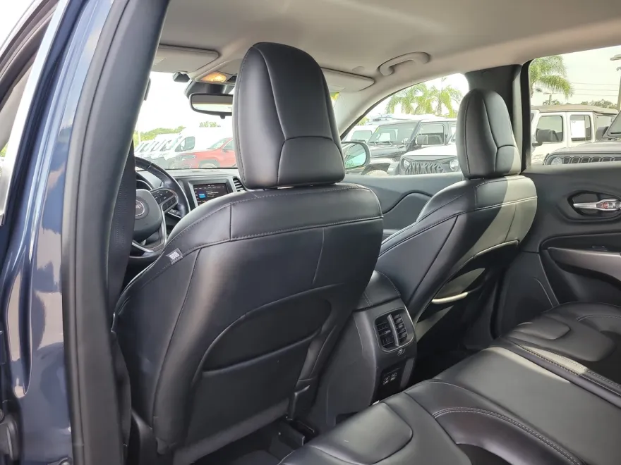 2021 Jeep Cherokee Latitude photo 1