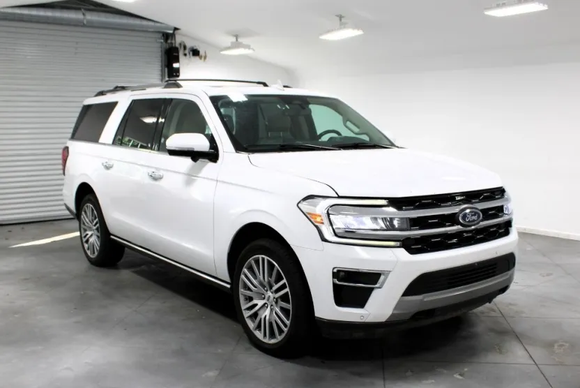 2023 Ford Expedition MAX Limited photo 1