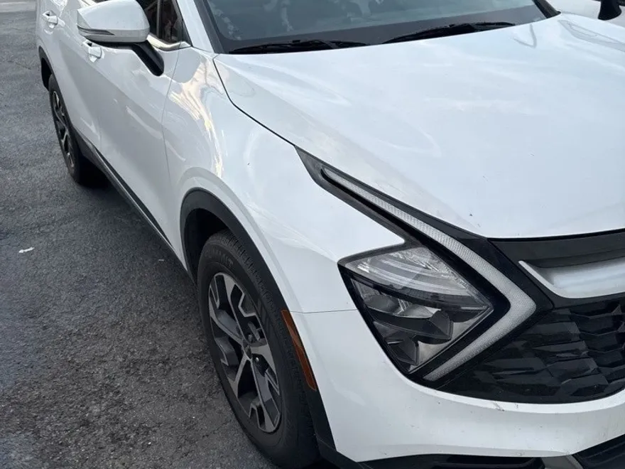 2023 Kia Sportage EX photo 1