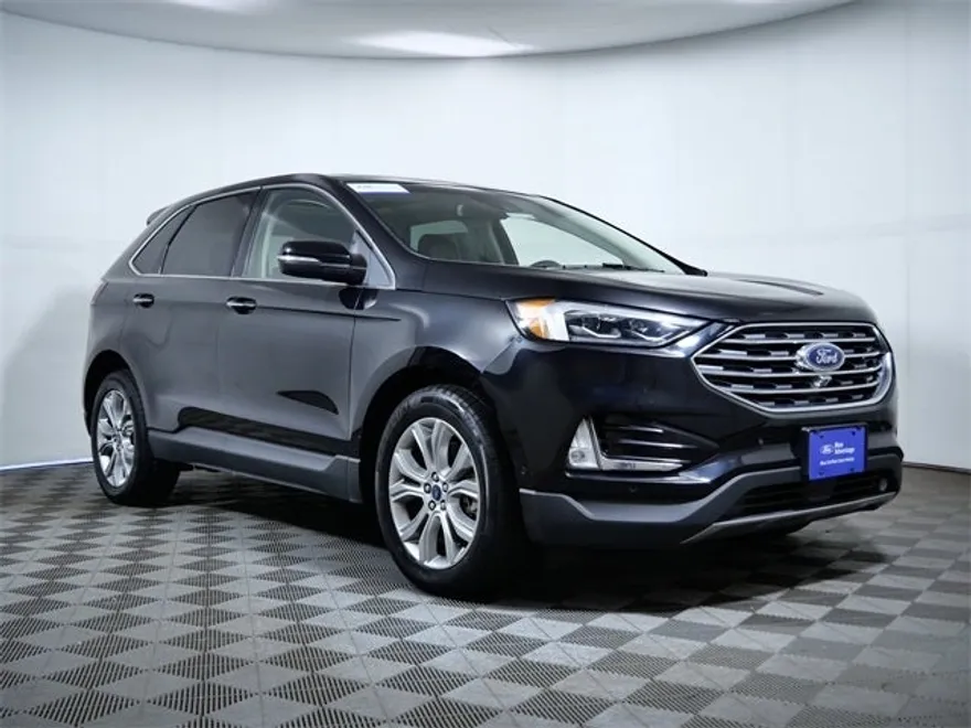 2019 Ford Edge Titanium photo 1