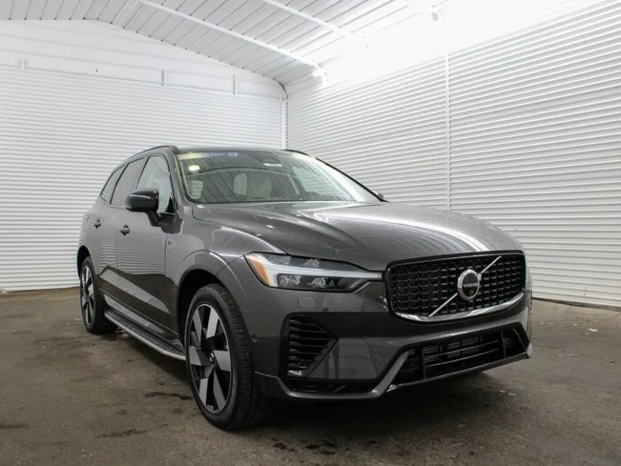 2025 Volvo XC60 Recharge T8 Plus eAWD photo 1