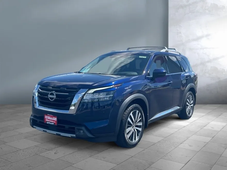 2022 Nissan Pathfinder Platinum photo 1
