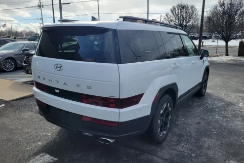 2025 Hyundai Santa Fe SEL photo 3