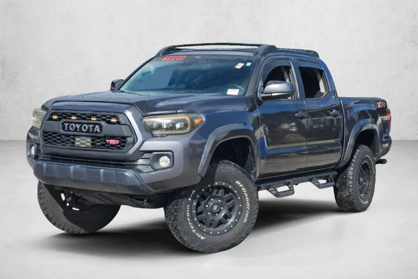 2018 Toyota Tacoma SR5 V6 photo 1