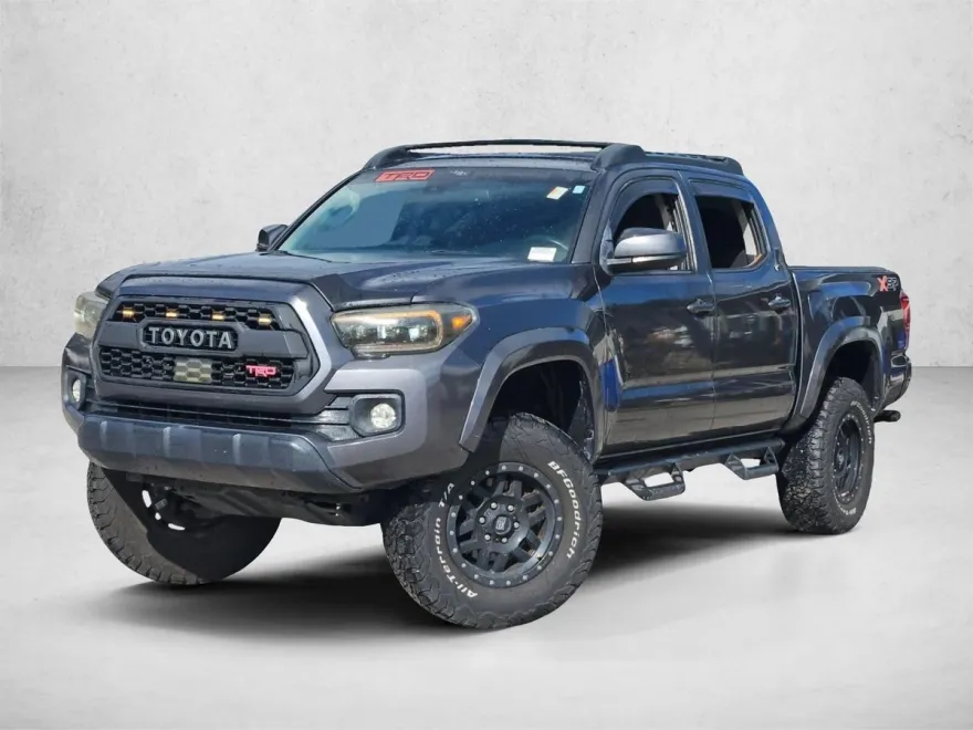 2018 Toyota Tacoma SR5 V6 photo 1
