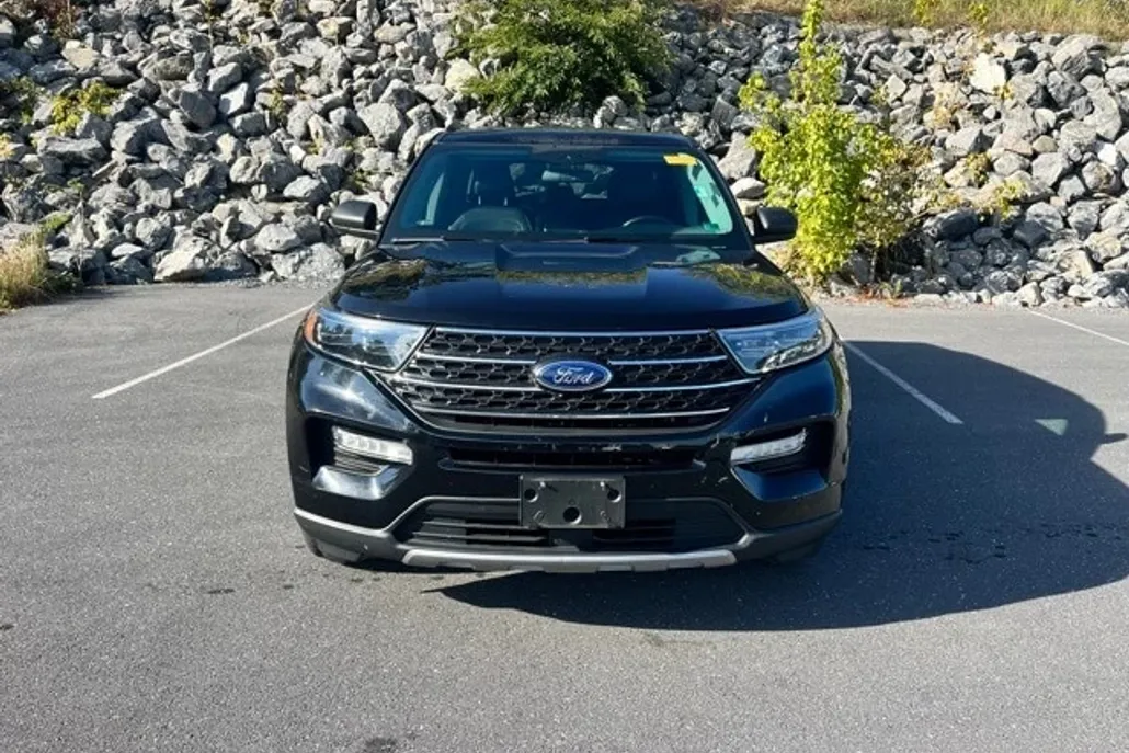 2022 Ford Explorer XLT photo 1