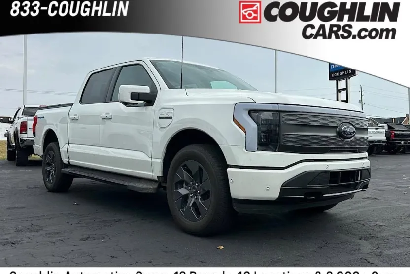 2022 Ford F-150 Lightning Lariat photo 1