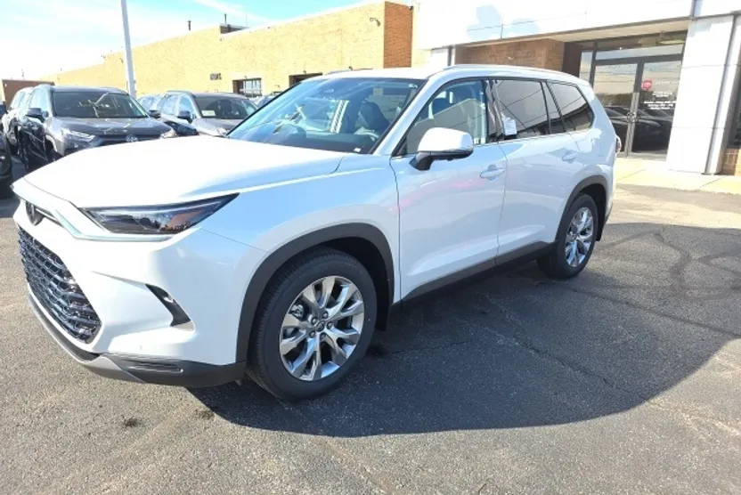 2026 Toyota Highlander Hybrid Limited photo 1