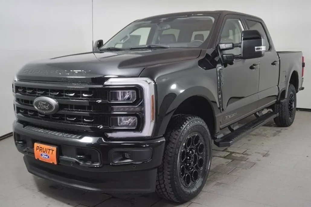 2024 Ford F-350 Lariat photo 1
