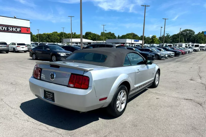 2009 Ford Mustang photo 1