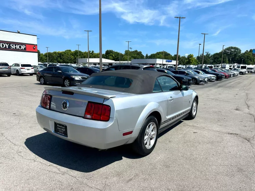 2009 Ford Mustang photo 1