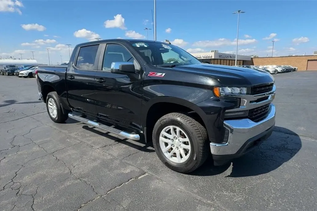 2019 Chevrolet Silverado 1500 LT photo 1