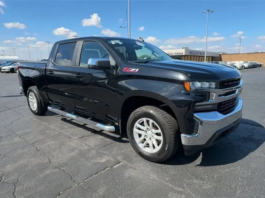 2019 Chevrolet Silverado 1500 LT photo 1