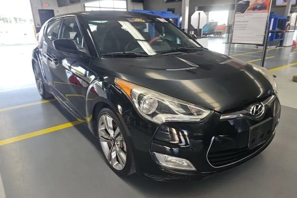 2015 Hyundai Veloster Base photo 1