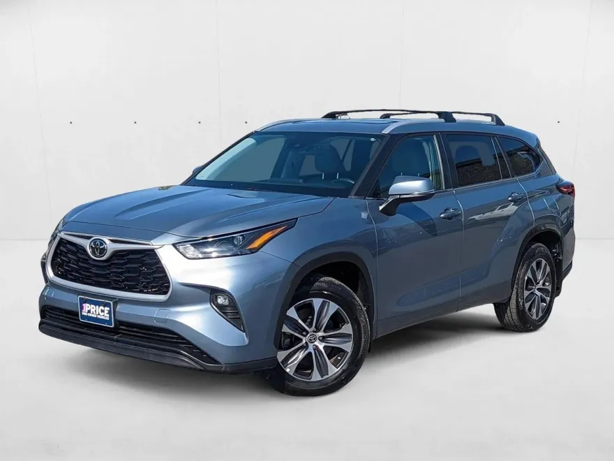 2023 Toyota Highlander XLE photo 1