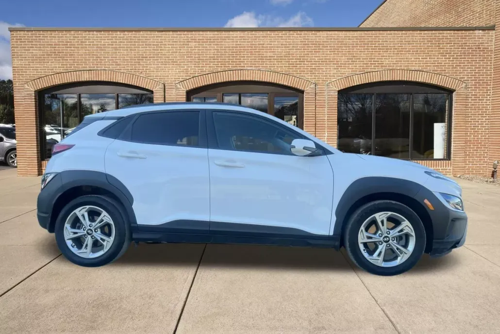 2023 Hyundai Kona SEL photo 1