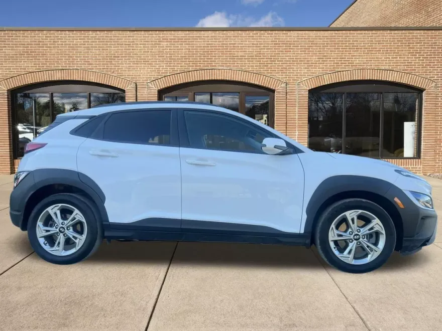 2023 Hyundai Kona SEL photo 1