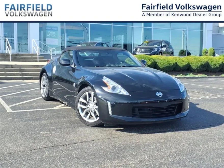 2014 Nissan 370Z photo 1