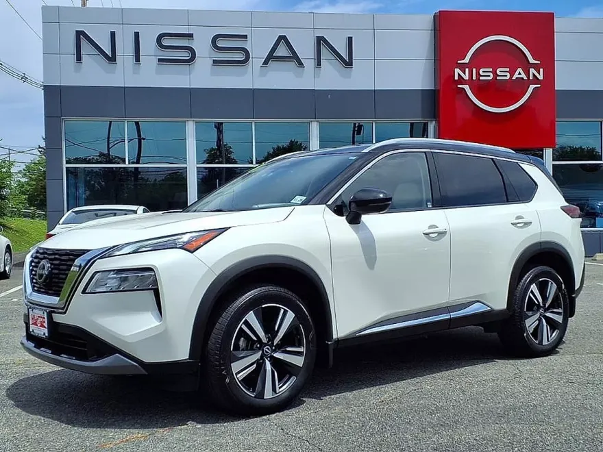 2023 Nissan Rogue SL photo 1