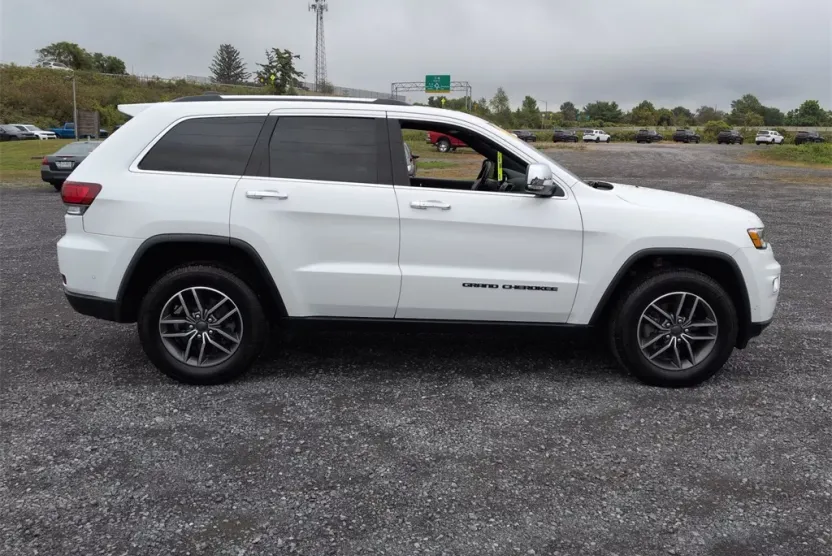 2020 Jeep Grand Cherokee Limited photo 1