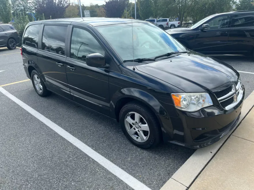 2011 Dodge Grand Caravan Mainstreet photo 1