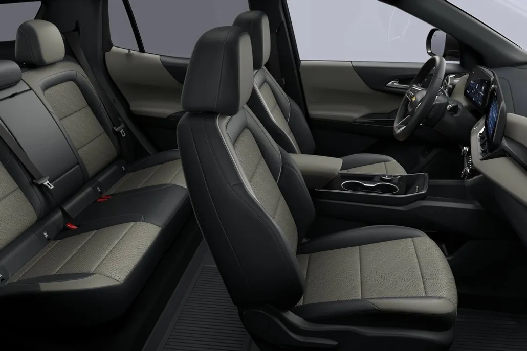 2026 Chevrolet Equinox LT photo 1
