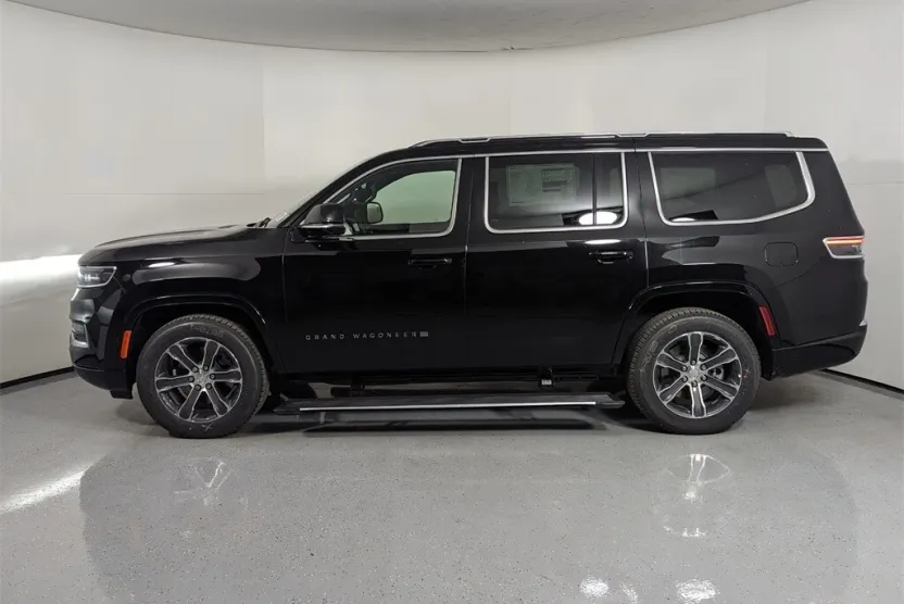2024 Jeep Grand Wagoneer photo 1