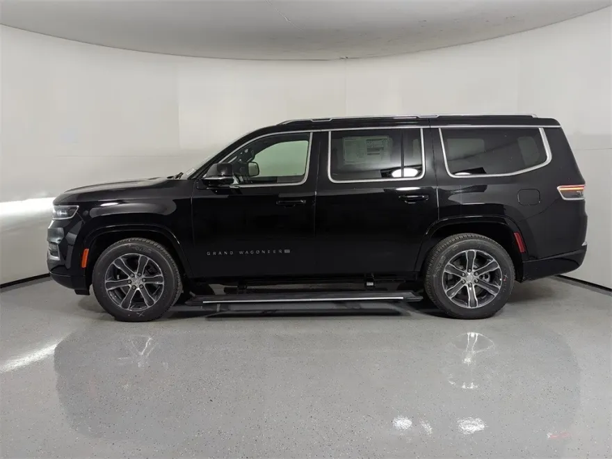 2024 Jeep Grand Wagoneer photo 1