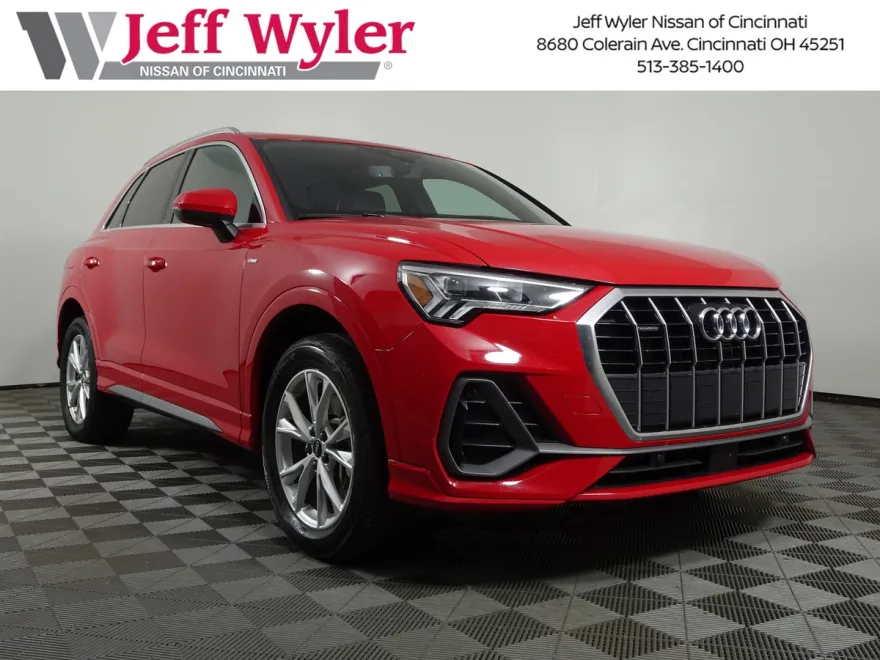 2024 Audi Q3 S line Premium photo 1