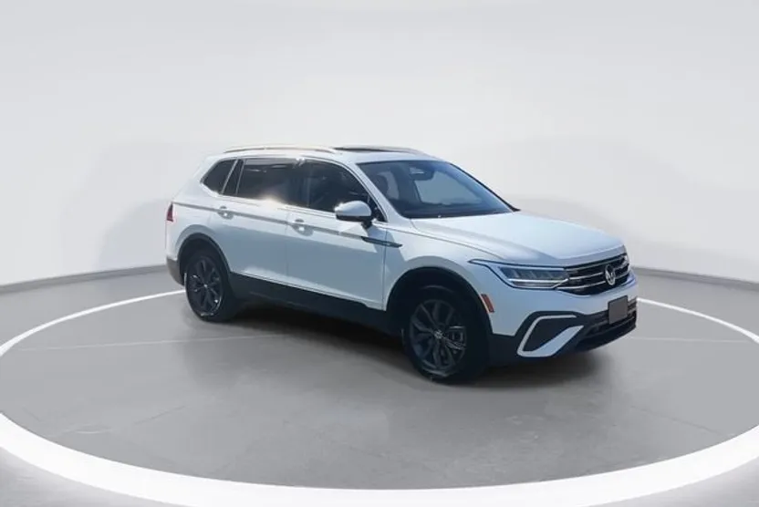 2022 Volkswagen Tiguan SE photo 1