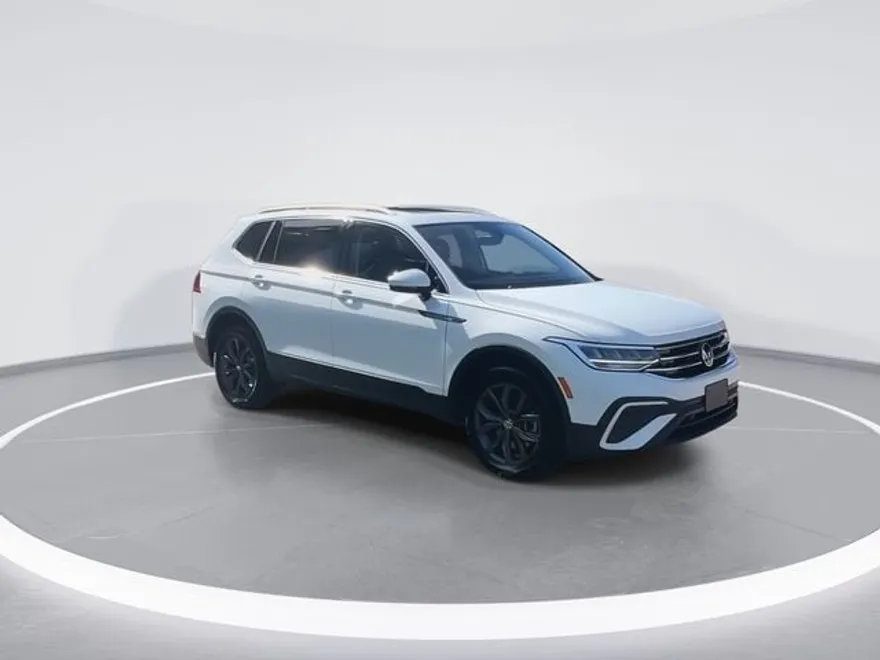 2022 Volkswagen Tiguan SE photo 1