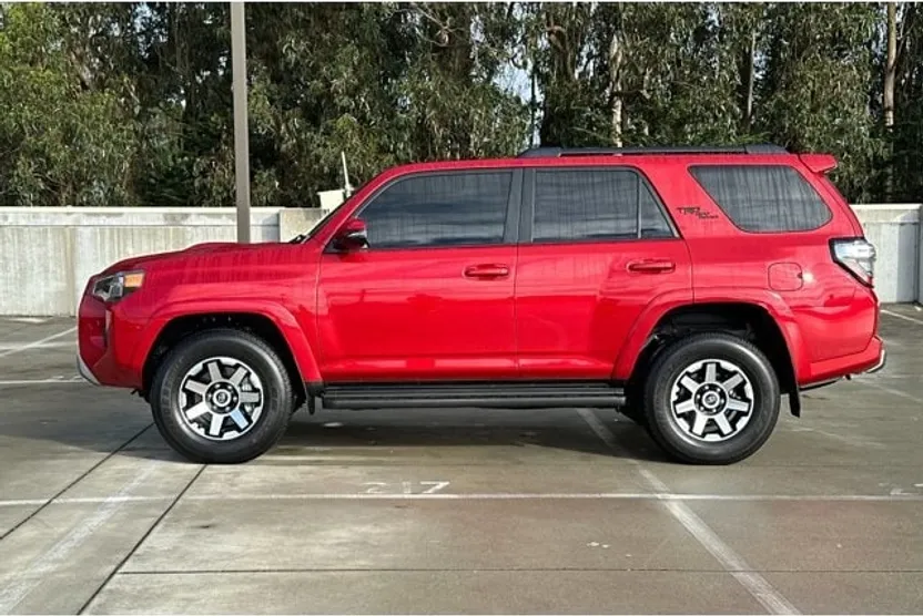 2024 Toyota 4Runner TRD Premium photo 1