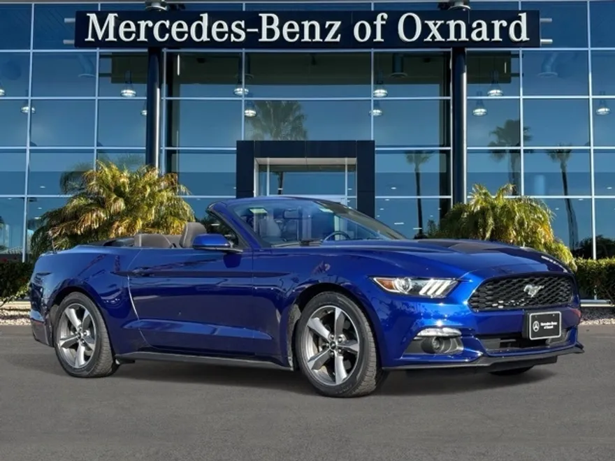 2015 Ford Mustang V6 Convertible photo 1