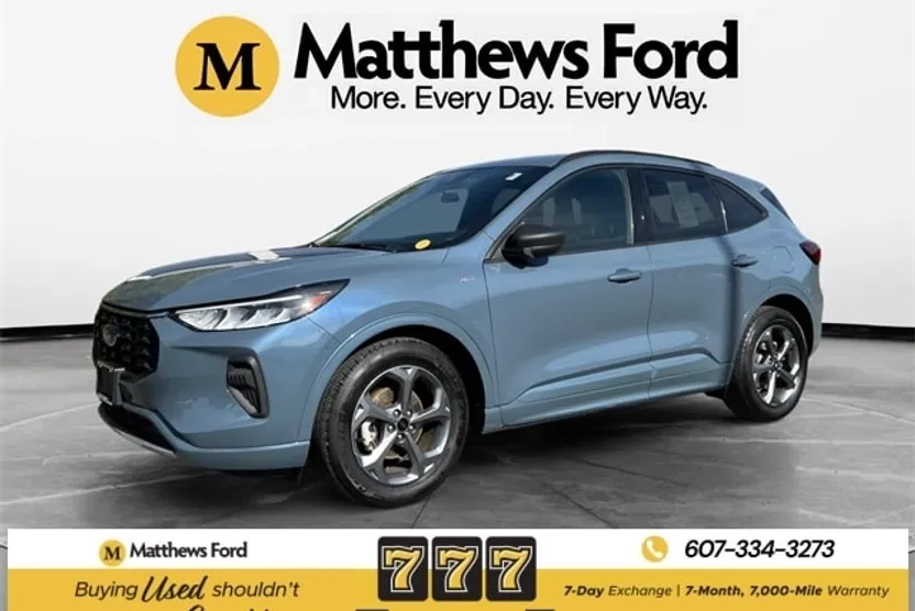 2023 Ford Escape ST-Line photo 1