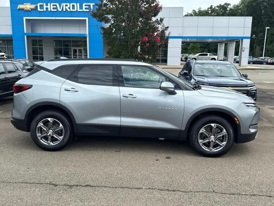 2023 Chevrolet Blazer 2LT photo 1