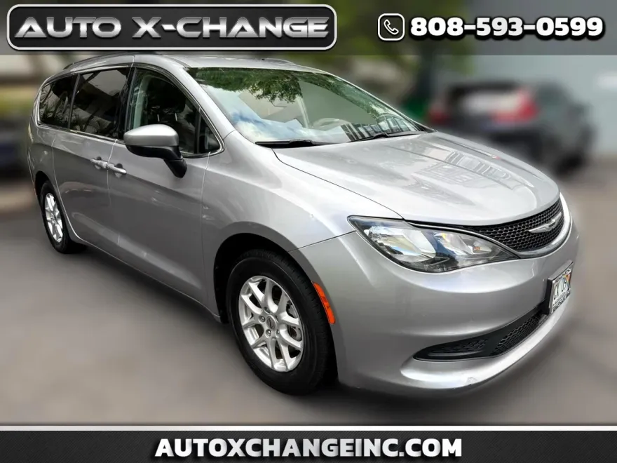 2021 Chrysler Voyager LXi photo 1