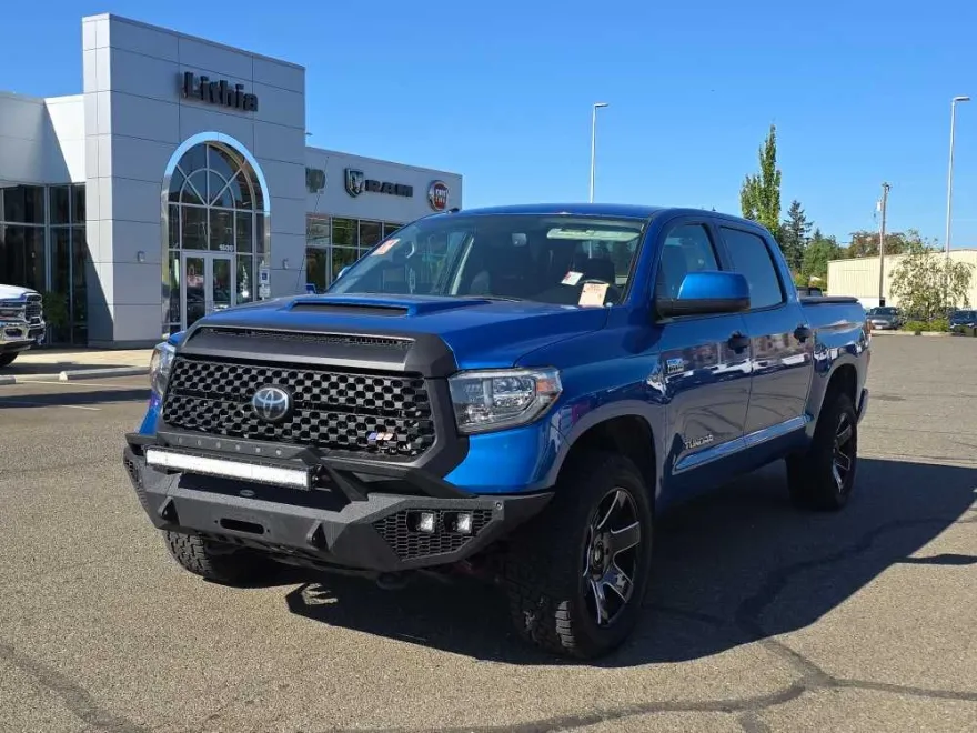 2018 Toyota Tundra SR5 CrewMax photo 1