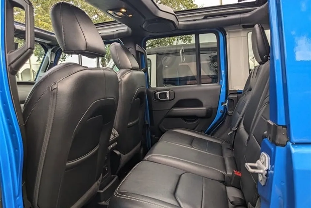 2022 Jeep Wrangler Unlimited Sahara 4xe photo 1