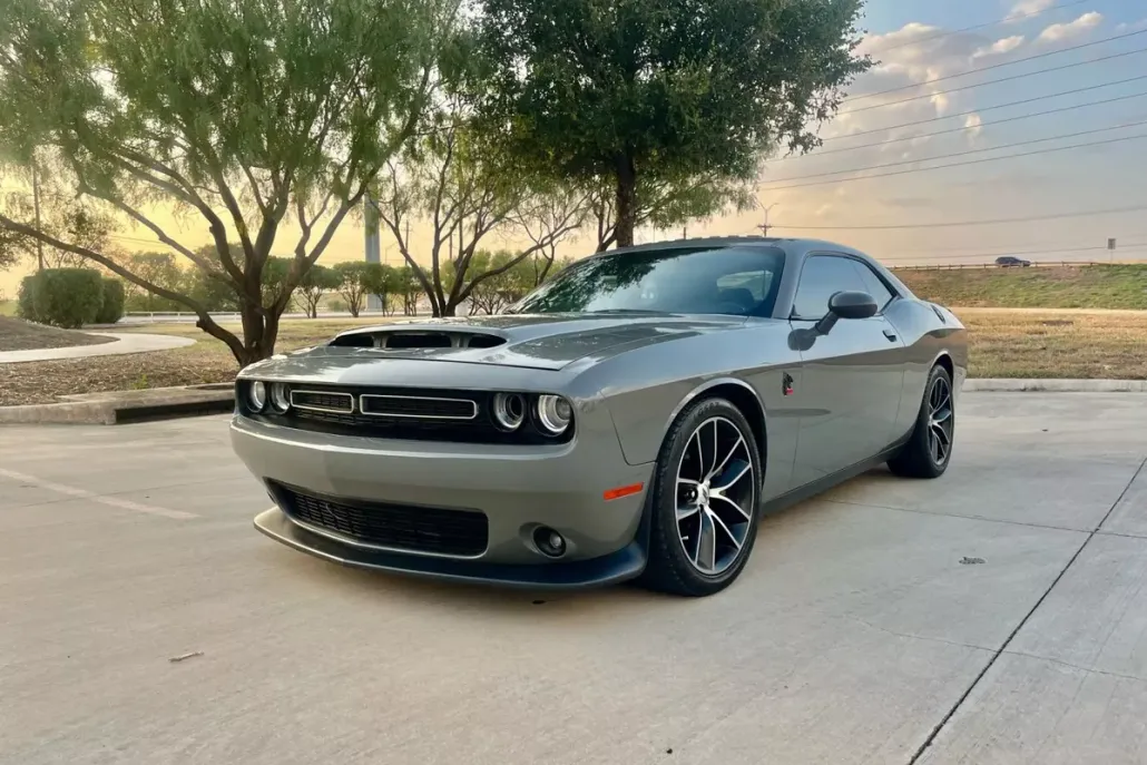 2017 Dodge Challenger R/T Scat Pack photo 1