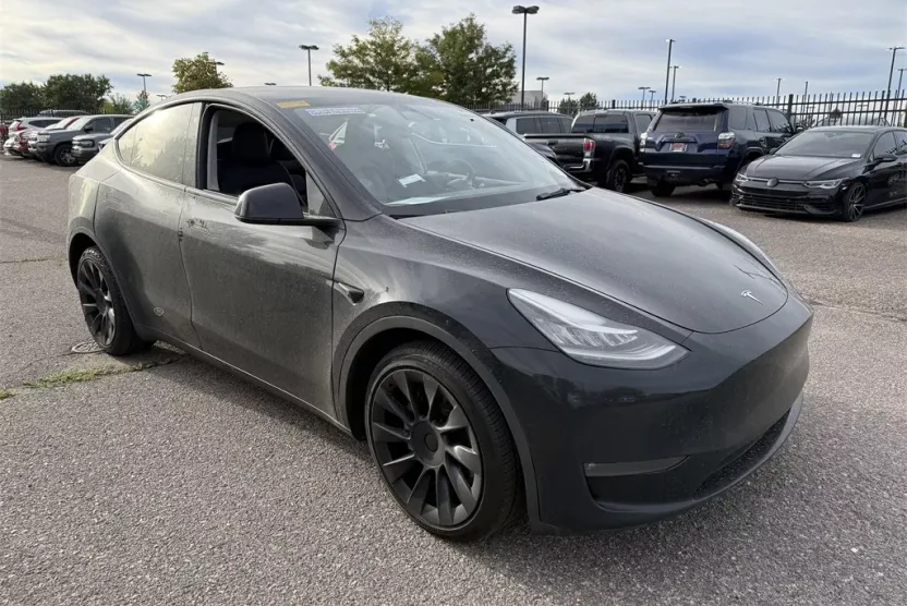 2022 Tesla Model Y Long Range photo 1