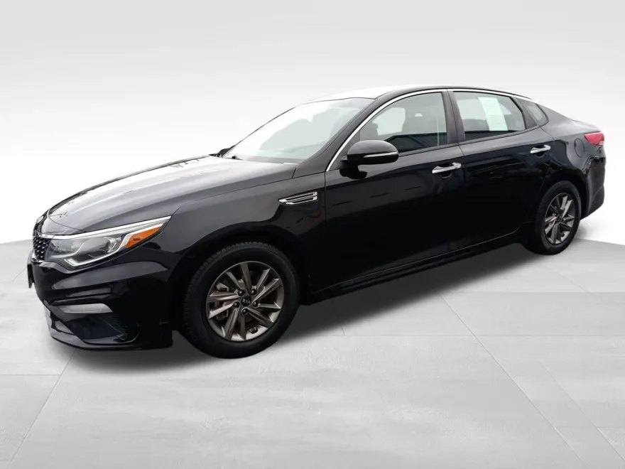 2020 Kia Optima LX photo 1