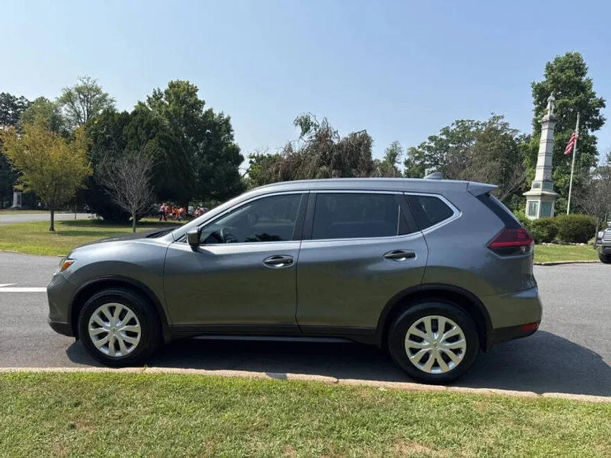 2020 Nissan Rogue S photo 1