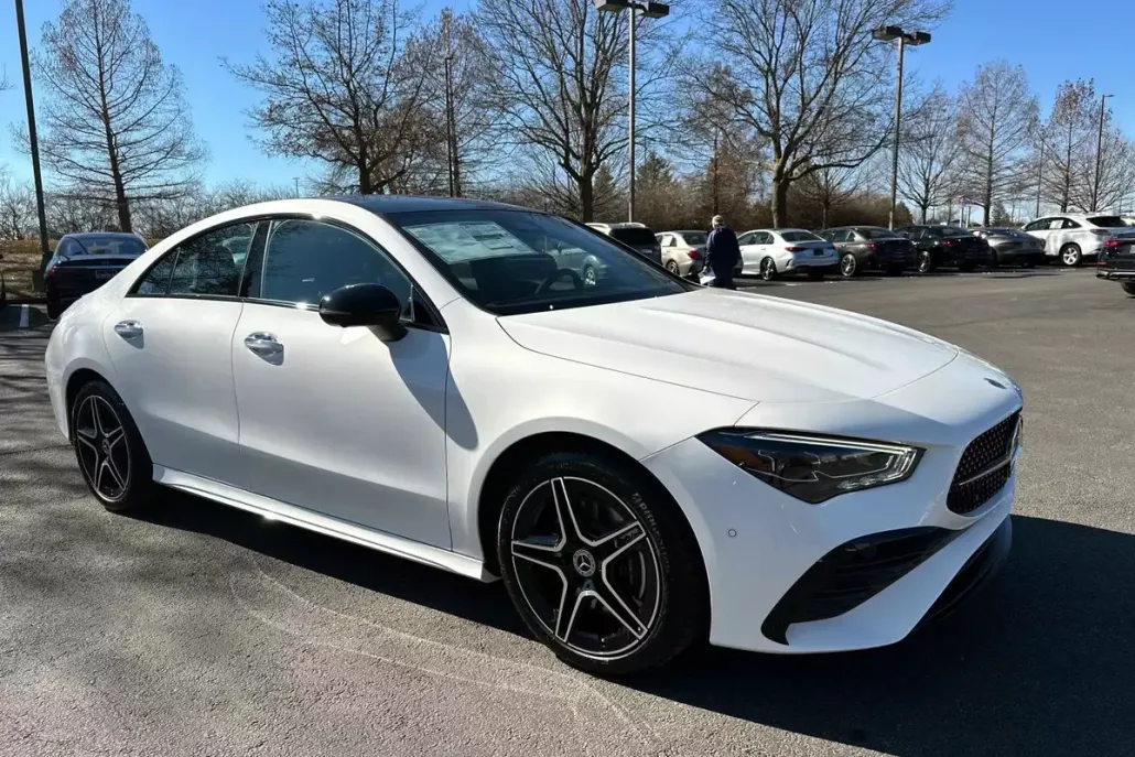 2024 Mercedes Benz CLA 250 4MATIC photo 1