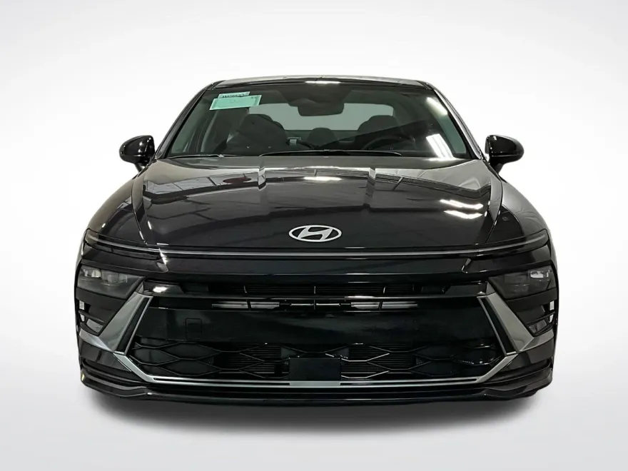 2025 Hyundai Sonata SE photo 1