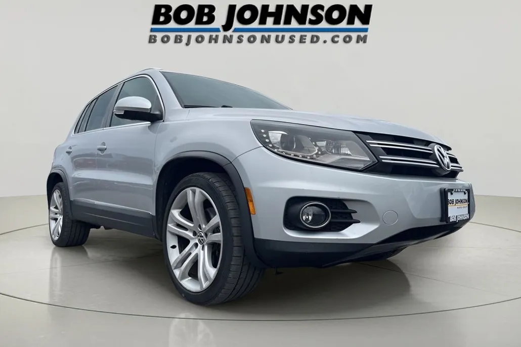 2016 Volkswagen Tiguan SEL photo 1