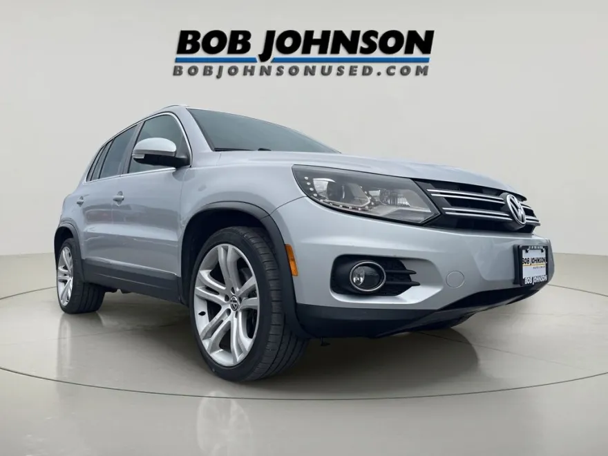 2016 Volkswagen Tiguan SEL photo 1
